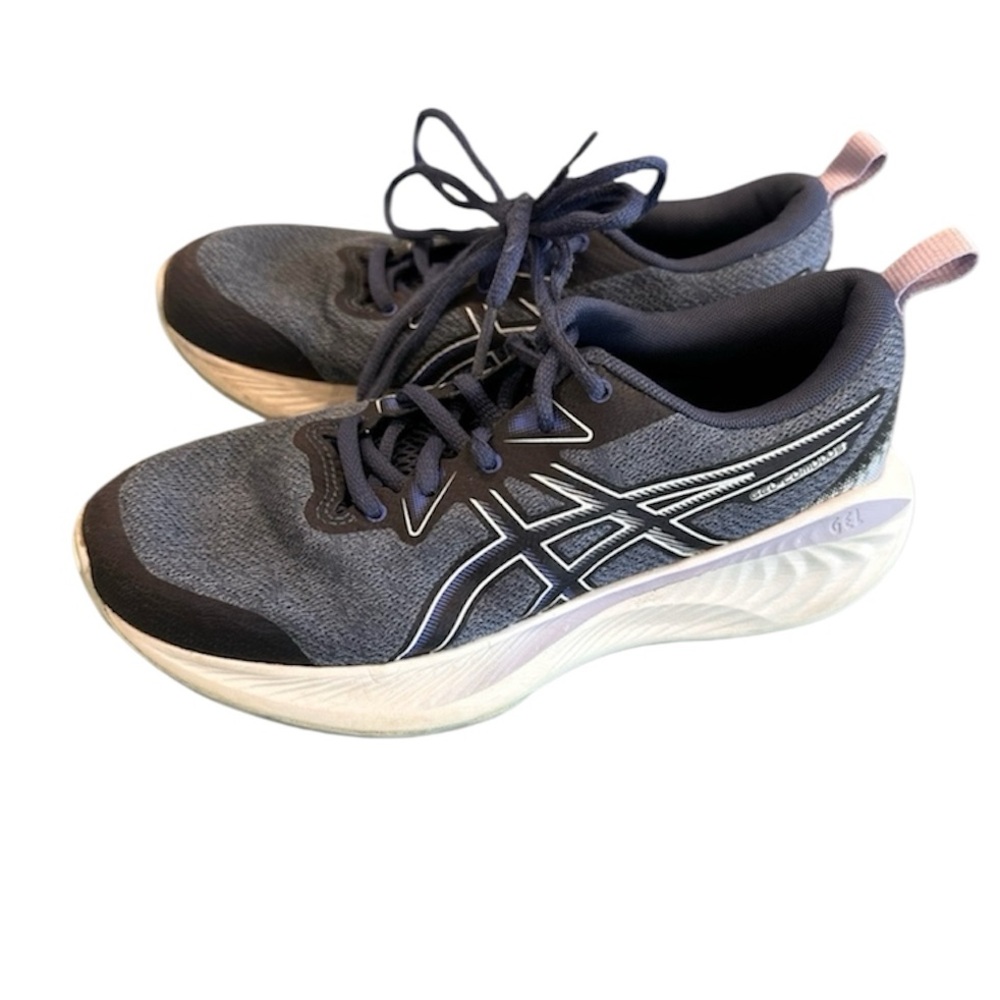 EUC ASICS Gel- Cumulus Navy and Lavender Running Shoes - size 4.5 (Big Girl)